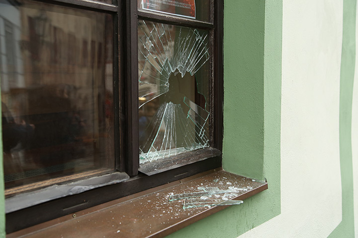 A2B Glass are able to board up broken windows while they are being repaired in Thurrock.